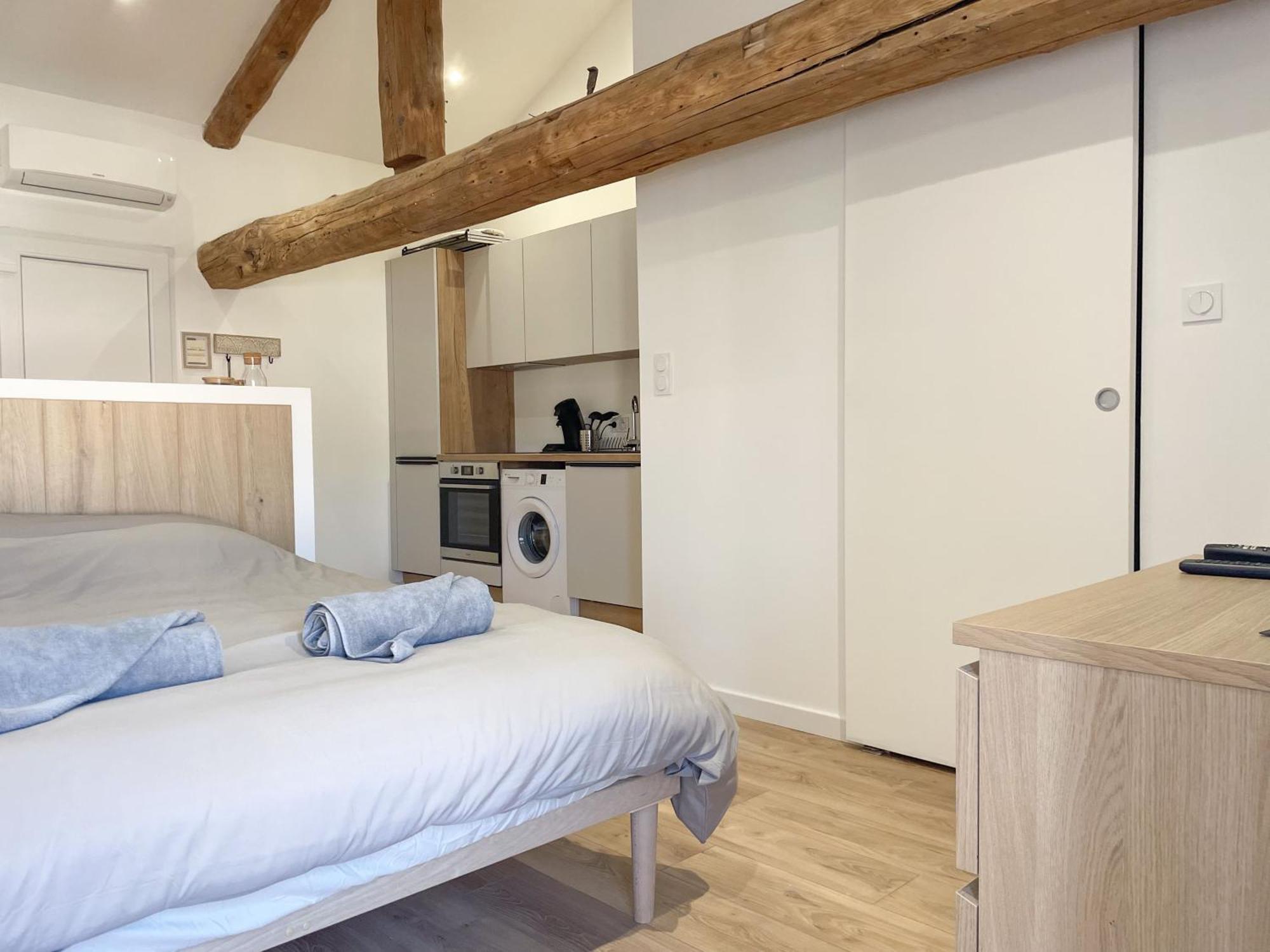 Esprit Bali Apartment Montbrison Luaran gambar
